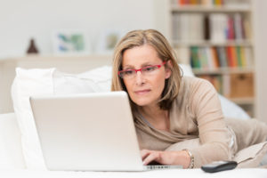 woman-looking-at-laptop